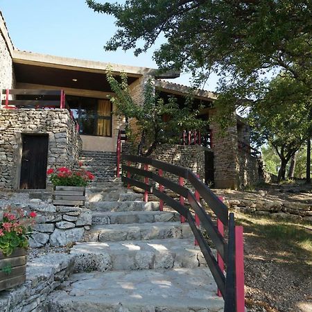 ホテル Vvf Luberon Provence Murs  エクステリア 写真